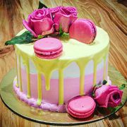Design Customized Cakes in Indore